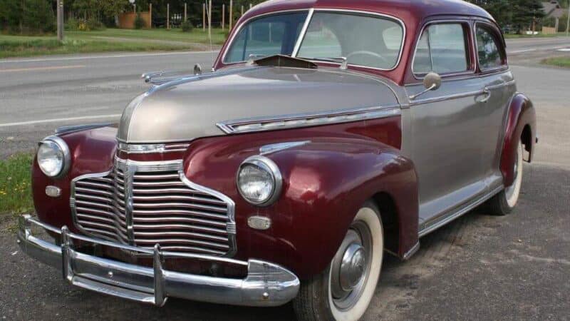 Pierwsze samochody w Polsce: początek motoryzacji na ziemiach polskich