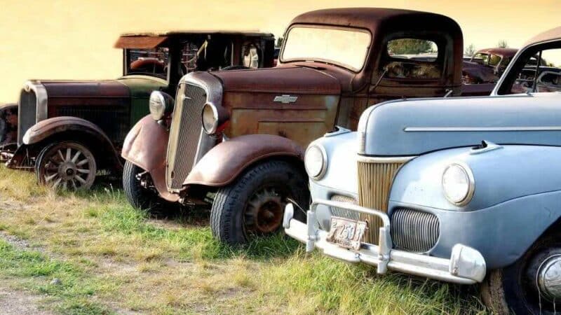 Jak wynaleziono pierwszy samochód? Fascynująca historia rewolucji w transporcie