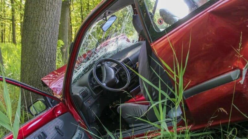 Czy warto inwestować w dodatkowe ubezpieczenia samochodowe?