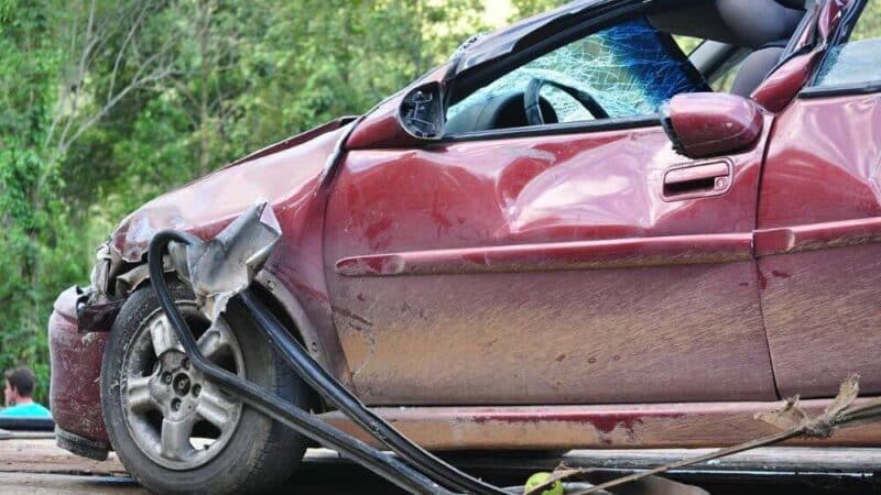 Czym różni się ubezpieczenie AC od OC?