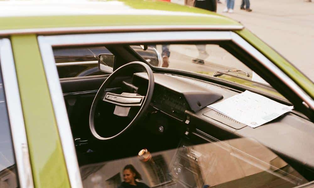 Rozwój przemysłu motoryzacyjnego w PRL – od marzeń do rzeczywistości