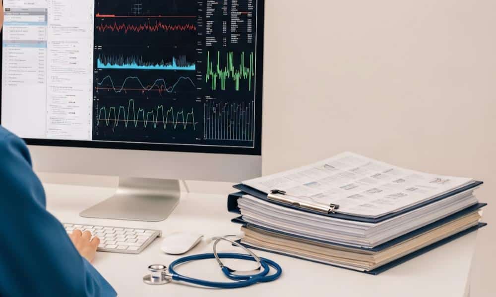 Sztuczna inteligencja w symulacjach: Jak AI przewiduje przyszłość, od prognozy pogody po gry wideo